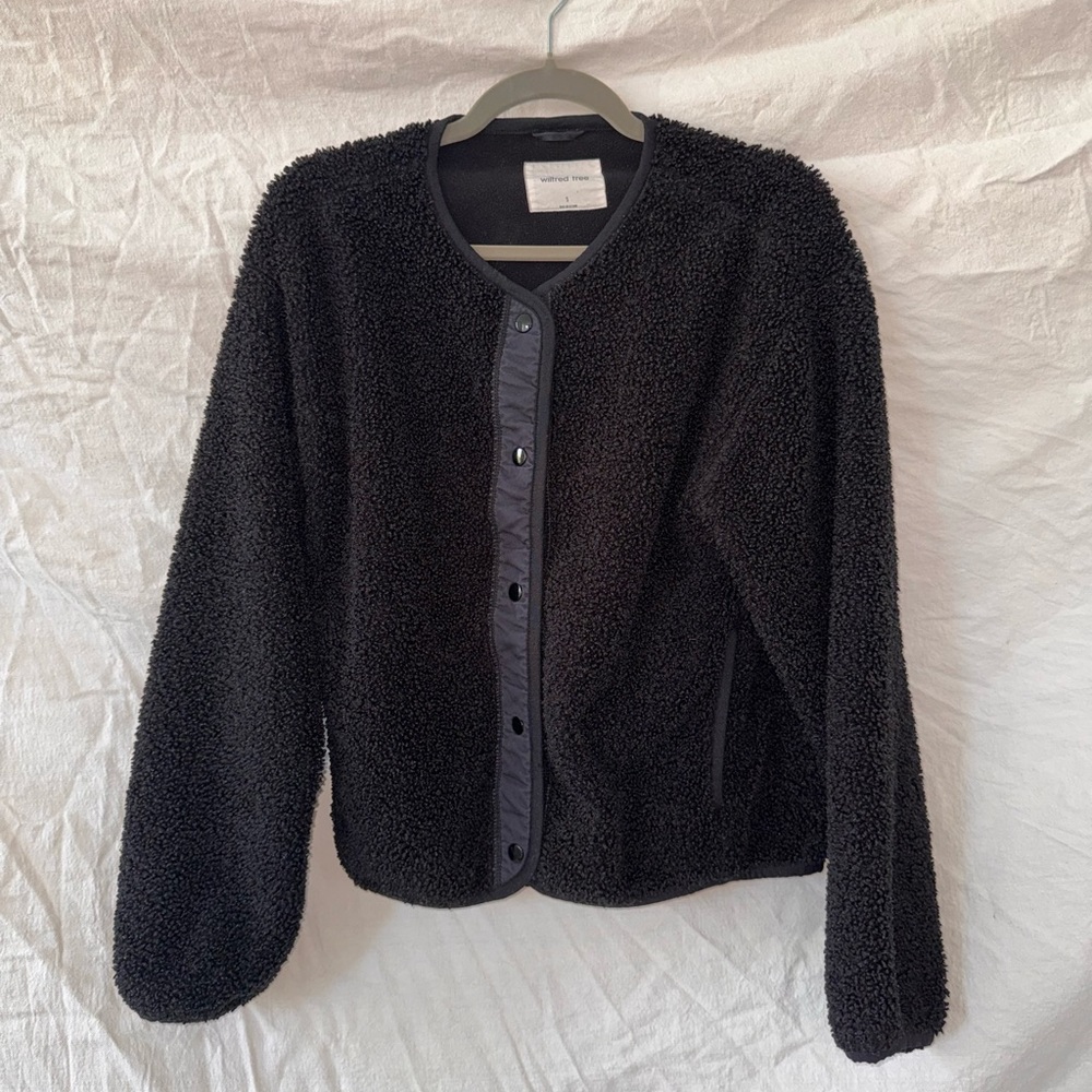 Aritzia Wilfred Free black fleece teddy button jacket